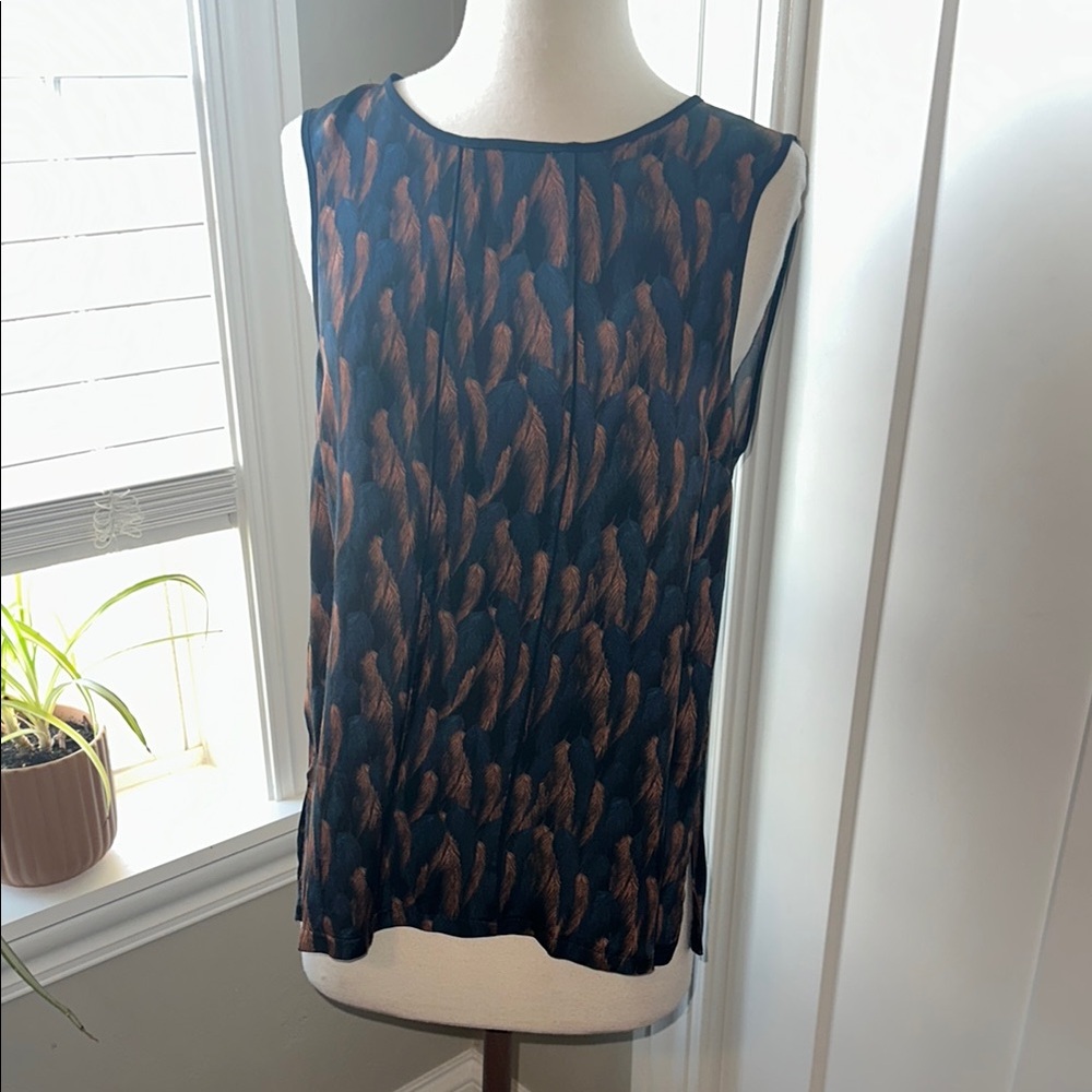 Caractere Feather Print Navy & Brown‎ Sleeveless Size 8 Top